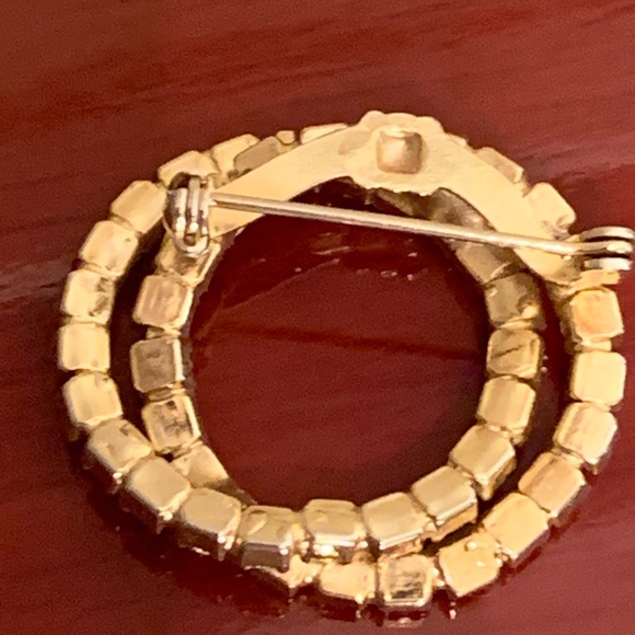 Vintage Interlocking Circles Brooch - Picture 3 of 3